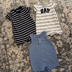 Set of 3 GAP one piece outfits (size 12-18 M)